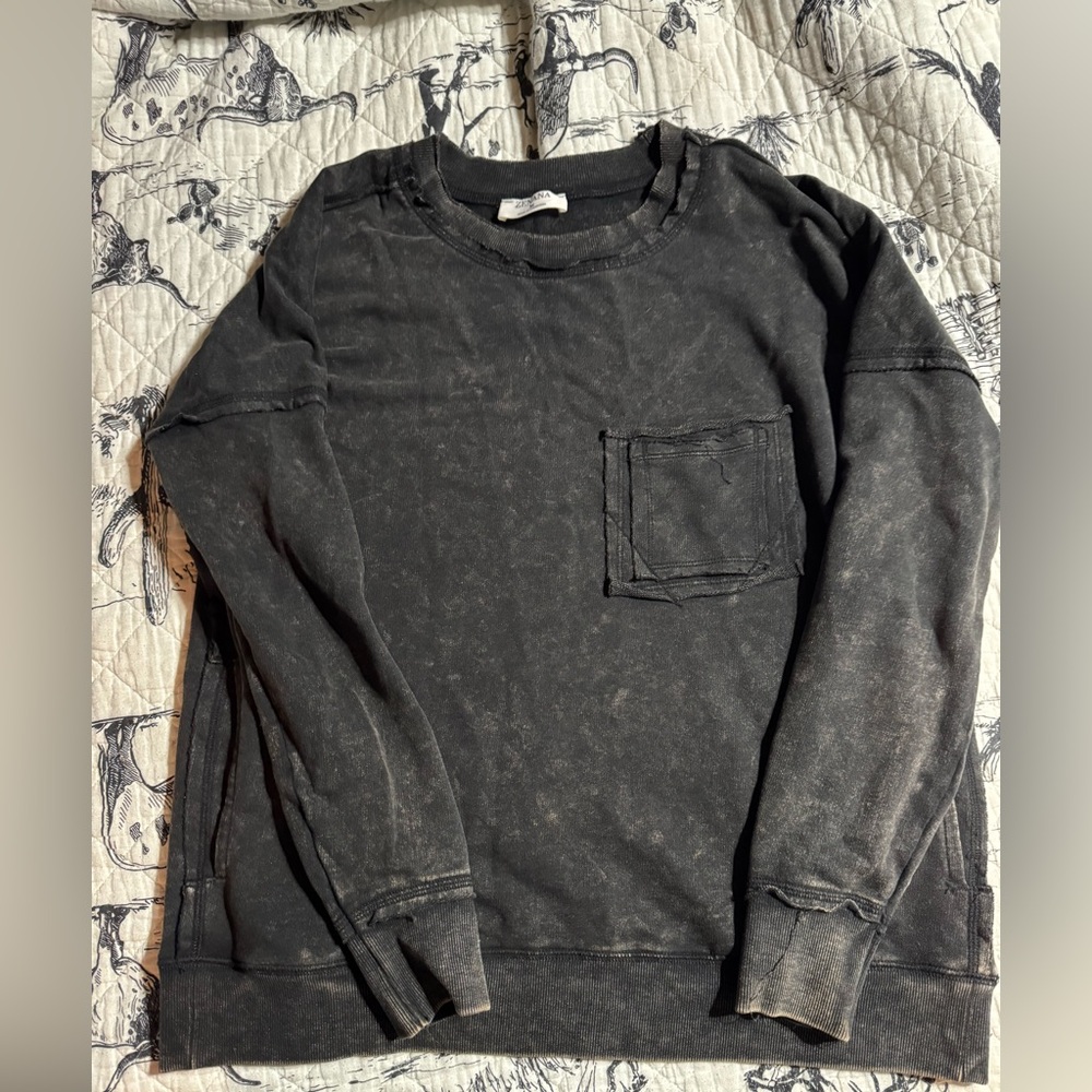 Zenana Outfitters women’s Washed Black Crewneck Sweater